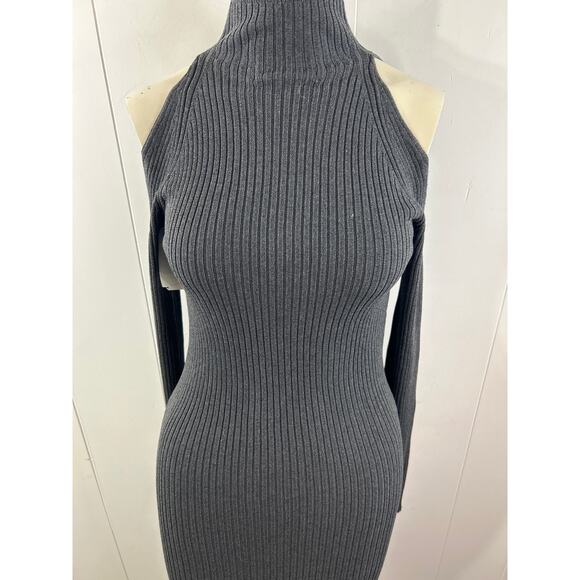 ASTR the Label Cold Shoulder Mock Neck Midi Sweater Dress in Charcoal. Size M - Picture 5 of 7